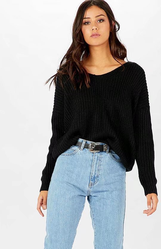 Casual knitted pullover for women with decorative cutout at the back and drawstring Chic und Stil