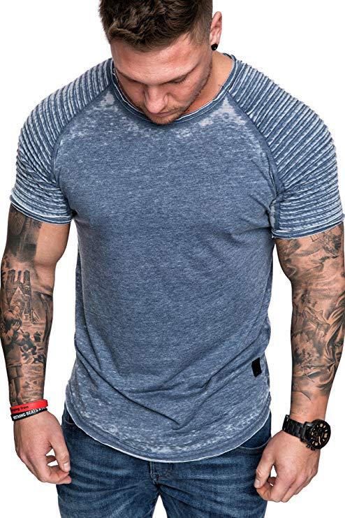 T-shirt de sport pour hommes avec un design d'épaule texturé Chic und Stil