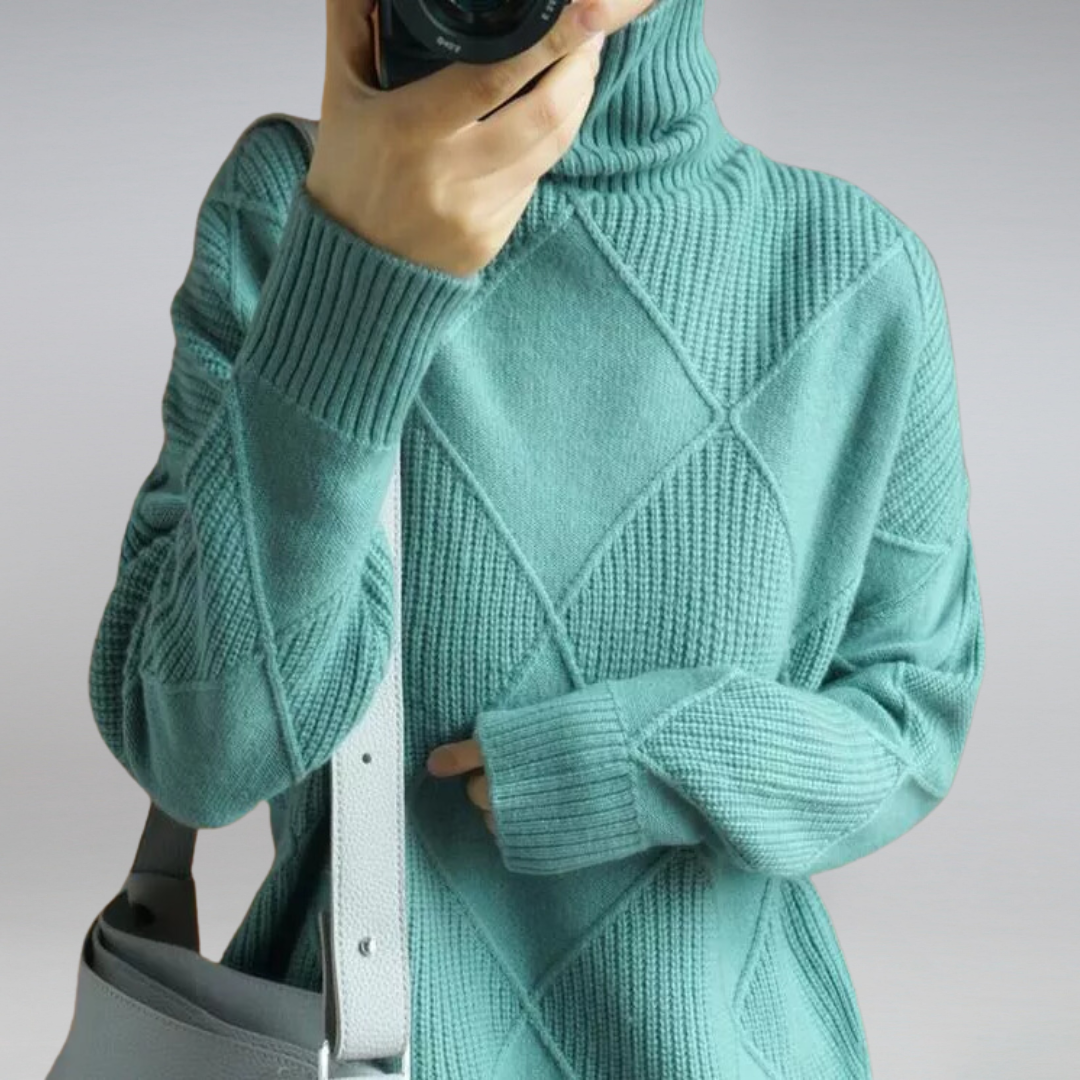 Chic and stylish | Comfortable women's turtleneck sweater