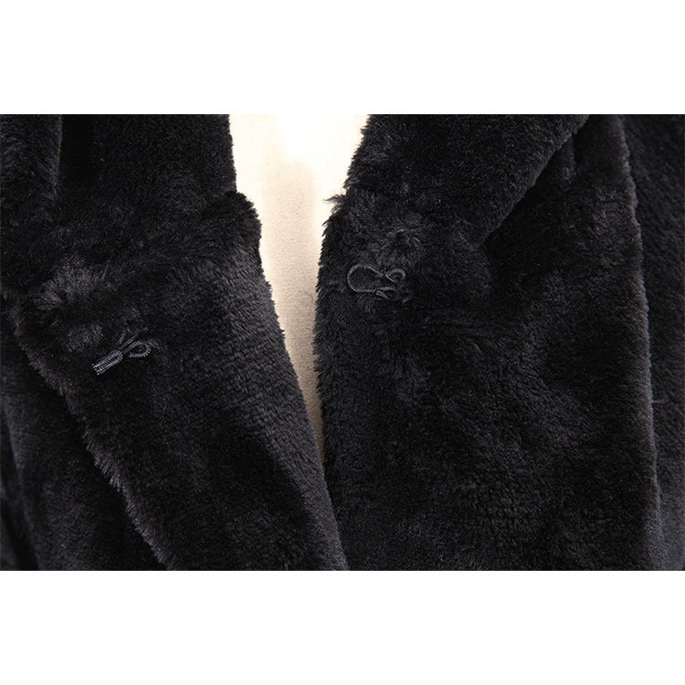 Dame à carreaux avec capuche et ceinture Chic und Stil