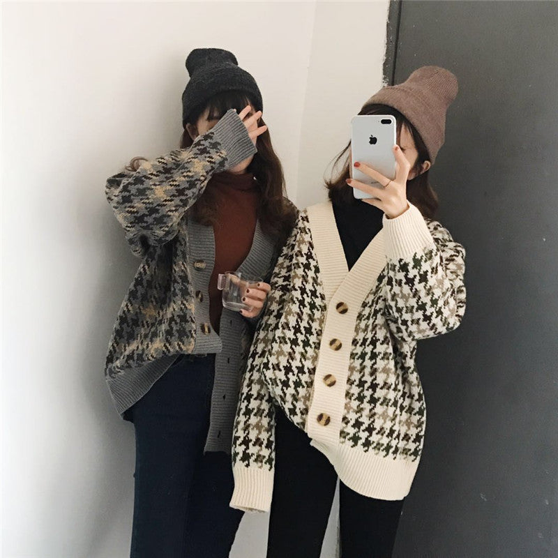 Dames Cardigan à motifs avec patte de boutonnage et décolleté en V Chic und Stil