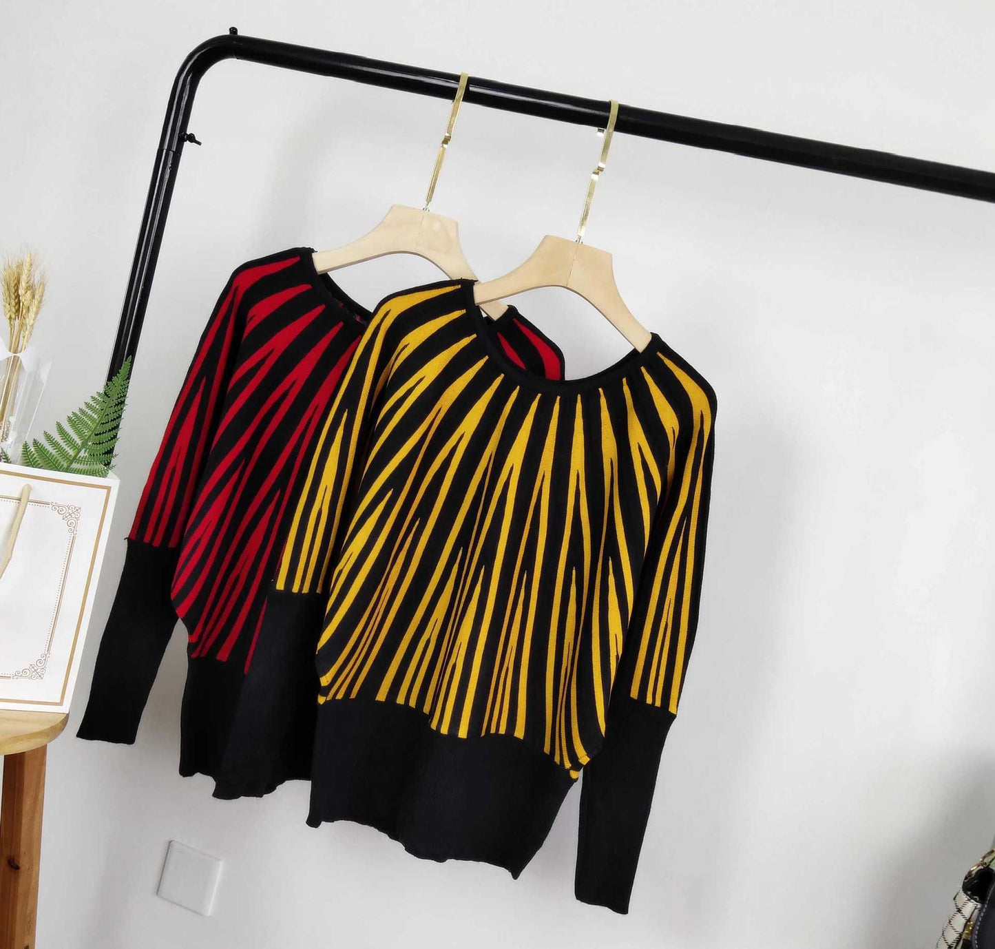 Casual knit sweater for women with eye-catching pattern Chic and Style