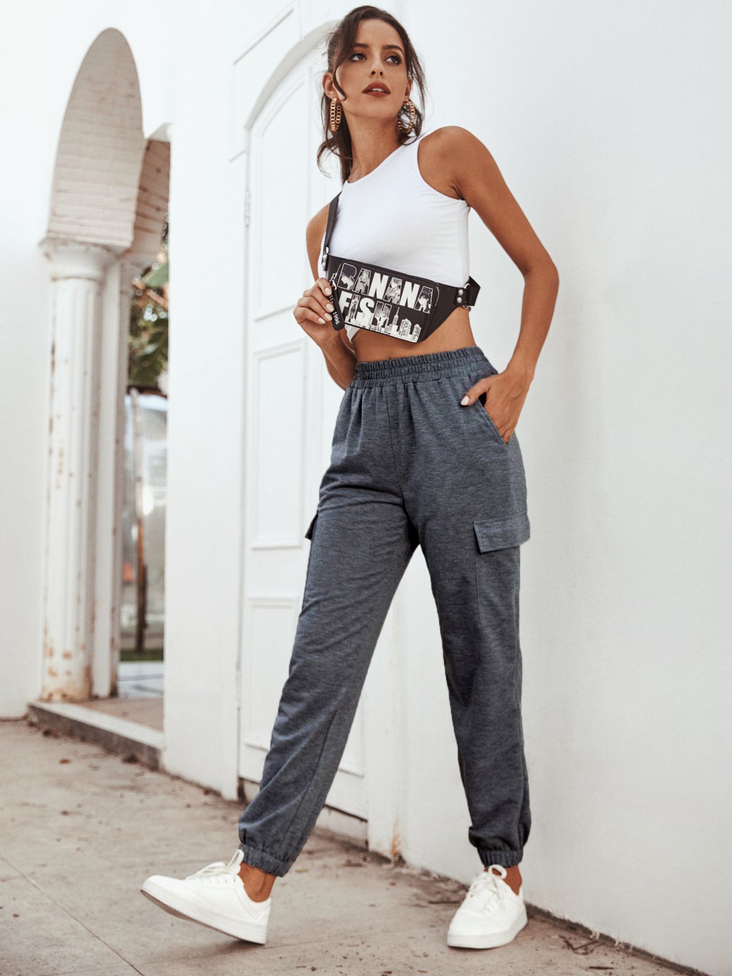 Pantalons de sport cargo pour femmes avec poches latérales et taille élastique Chic und Stil