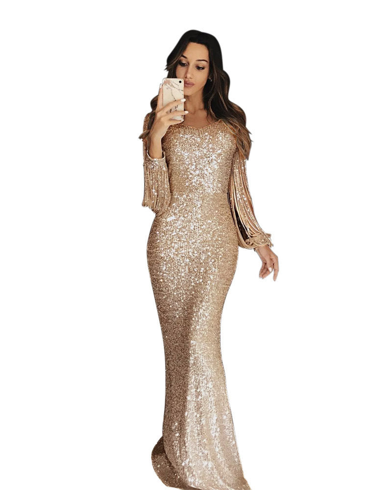 Elegant sequin evening dress for women with a flattering cut and long sleeves Chic und Stil