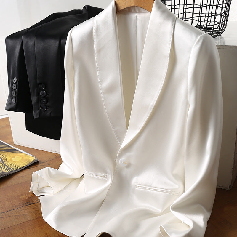 Blazer sur mesure en satin pour femmes Chic und Stil