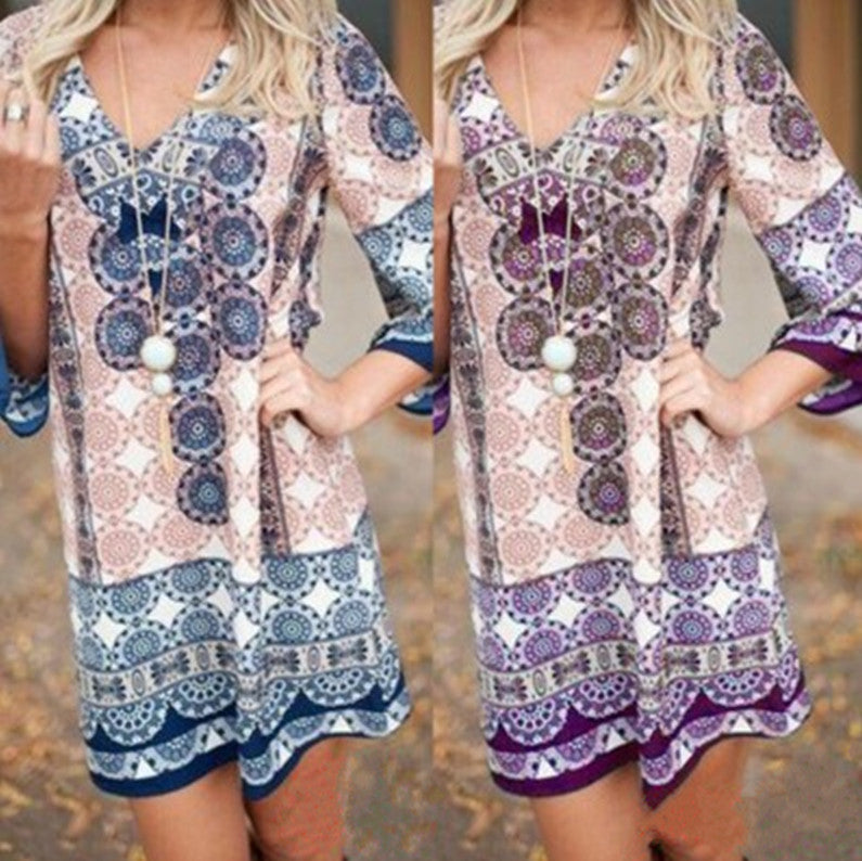 Robe courte décontractée pour femmes avec un motif mandala coloré et des manches évasées Chic und Stil
