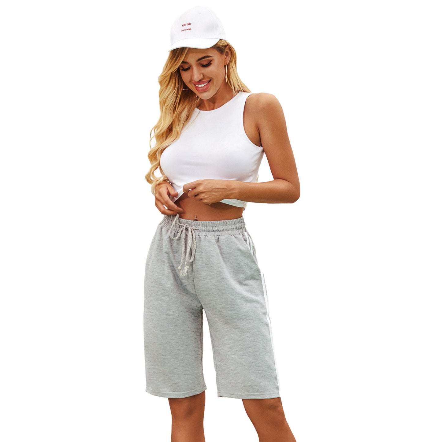 Shorts de sport pour femmes avec poches latérales pratiques et taille élastique Chic und Stil