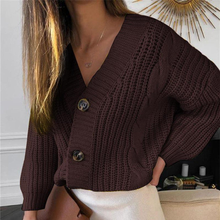 Chunky knit cardigan for women with button closure and original cable pattern Chic und Stil