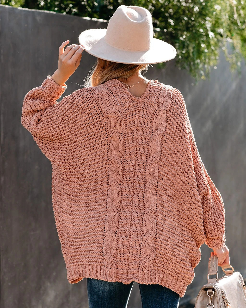 Cardigan en grosse maille pour femmes avec une silhouette décontractée et de grandes poches Chic und Stil