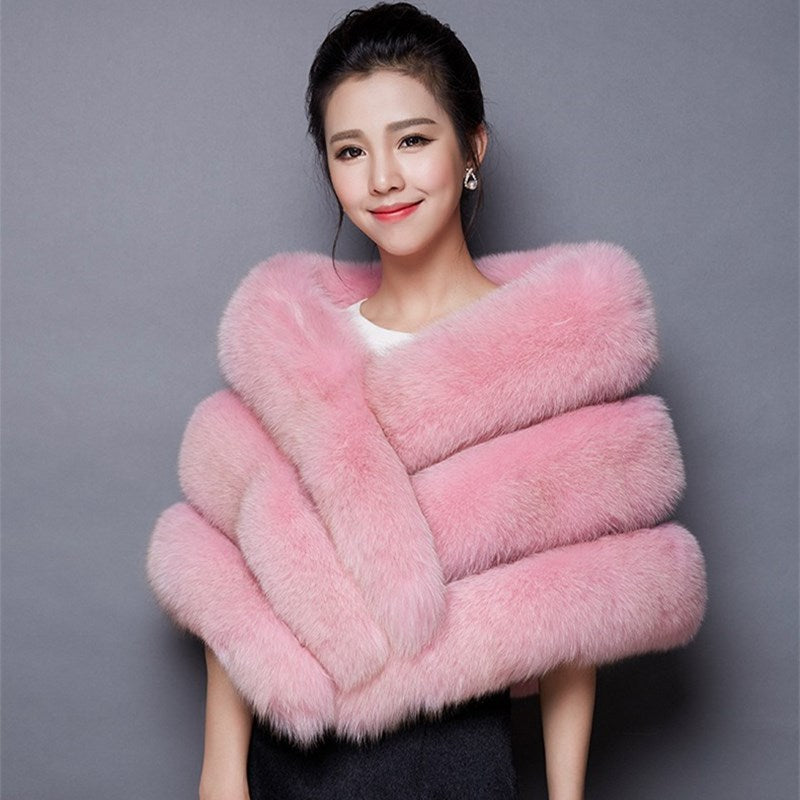 Dames Élégante Écharpe en Fausse Fourrure avec Coupe Volumineuse Chic und Stil