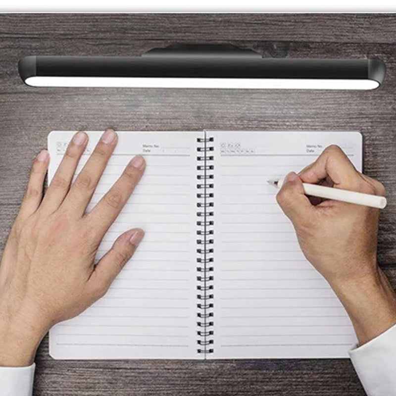 Chic and Style | Magnetic rechargeable touch lamp with long battery life