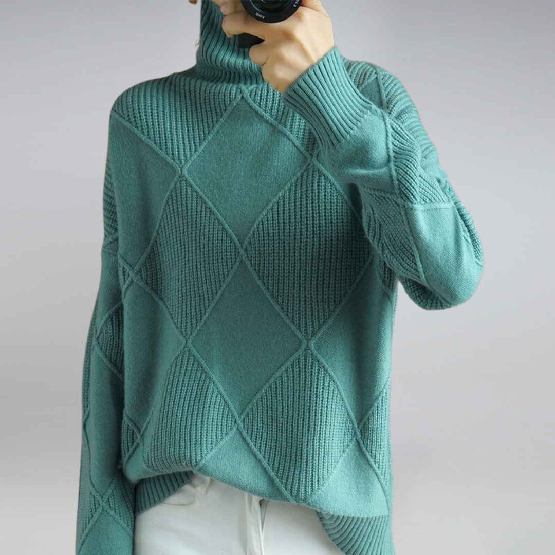 Chic and stylish | Comfortable women's turtleneck sweater