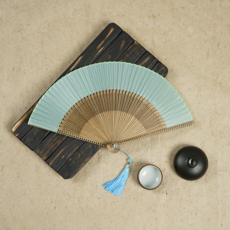 Chic and Style | Handmade bamboo silk fan