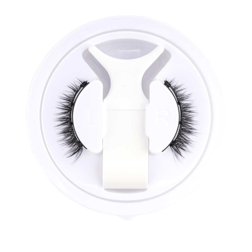 Chic und Stil | Reusable Magnetic Eyelashes and Tweezers Set – No Glue Required