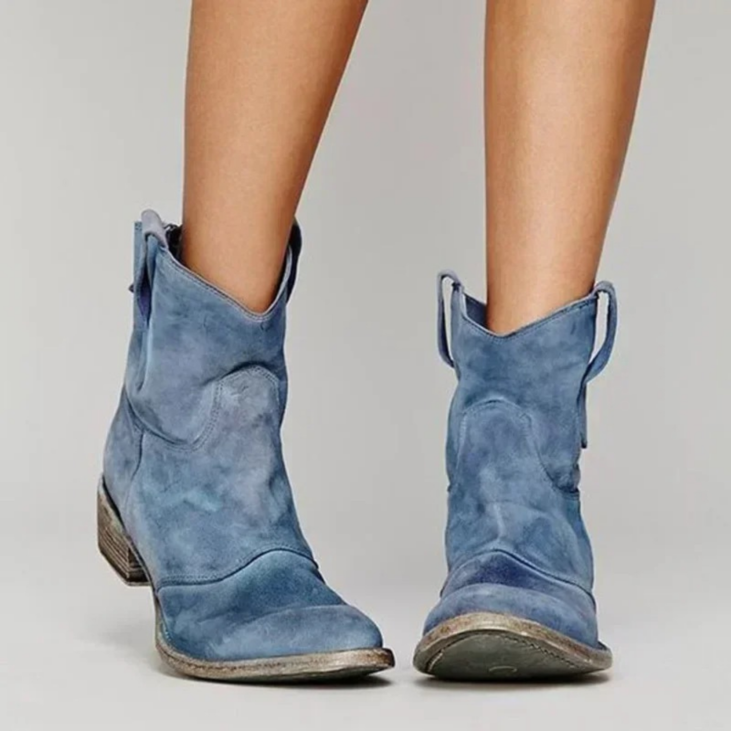 Chic und Stil | Boots for women - Suede - Shaft up to mid-calf - Pointed toes - Classic Western design