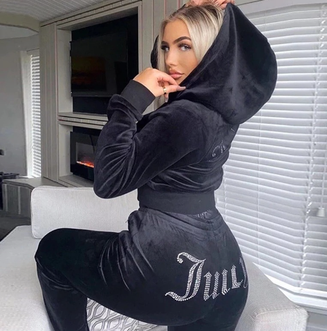 Chic and Stylish | Juicy Sweatshirt and Pants with Diamonds