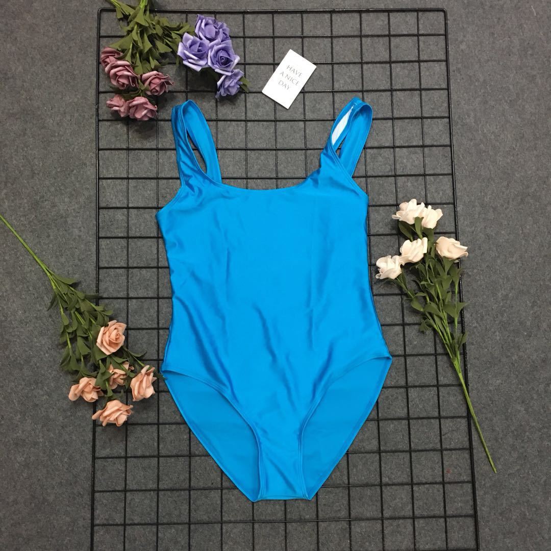 Maillot de bain une pièce classique à dos haut Chic und Stil pour femmes