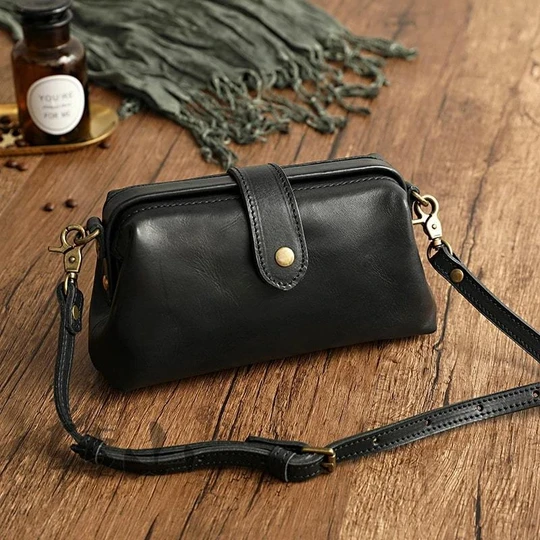 Chic and Style | Handmade retro bag made of genuine leather
