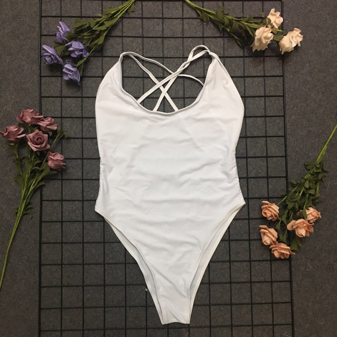 Maillot de bain de sport pour dames avec dos croisé Chic und Stil