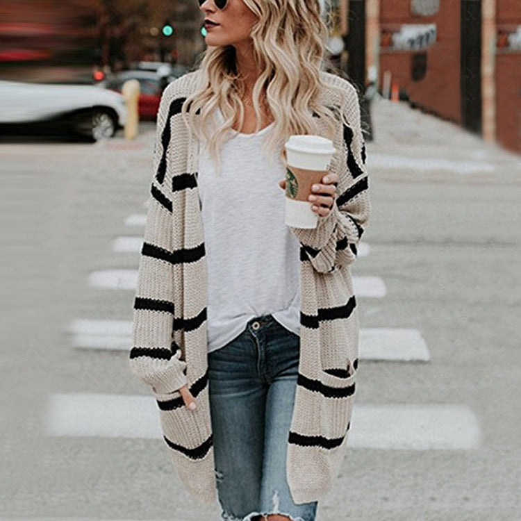 Cardigan pour femmes tricot décontracté avec un large motif rayé et des manches ouvertes Chic und Stil