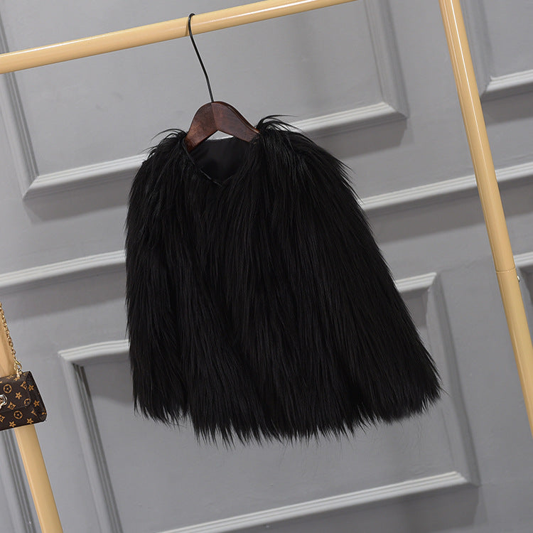 Veste en fausse fourrure féminine à coupe volumineuse Chic und Stil