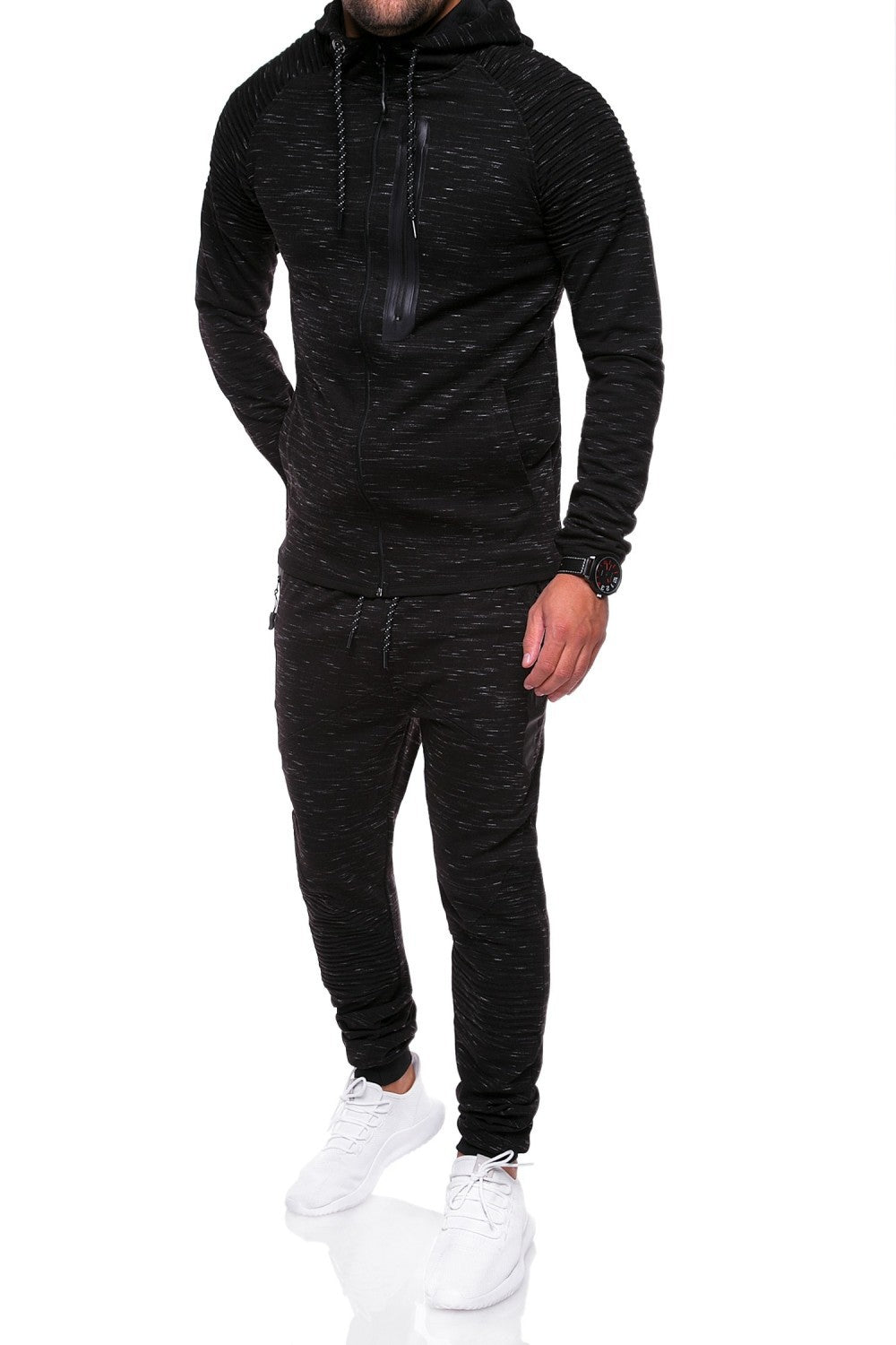 Costume de sport pour hommes avec inserts respirants et fermeture éclair moderne Chic und Stil