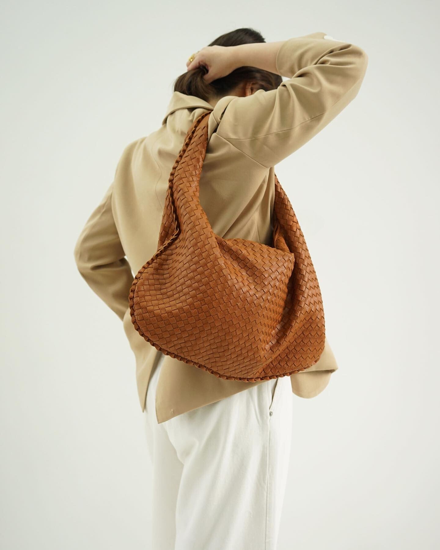 Chic and Style | Elegant Leather Shoulder Bag