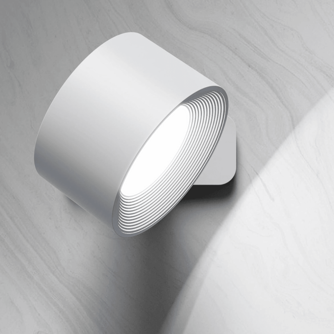 Chic and Stil | 360° rechargeable wireless wall lamp