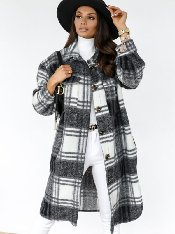 Chic und Stil | Longer checkered women's coat
