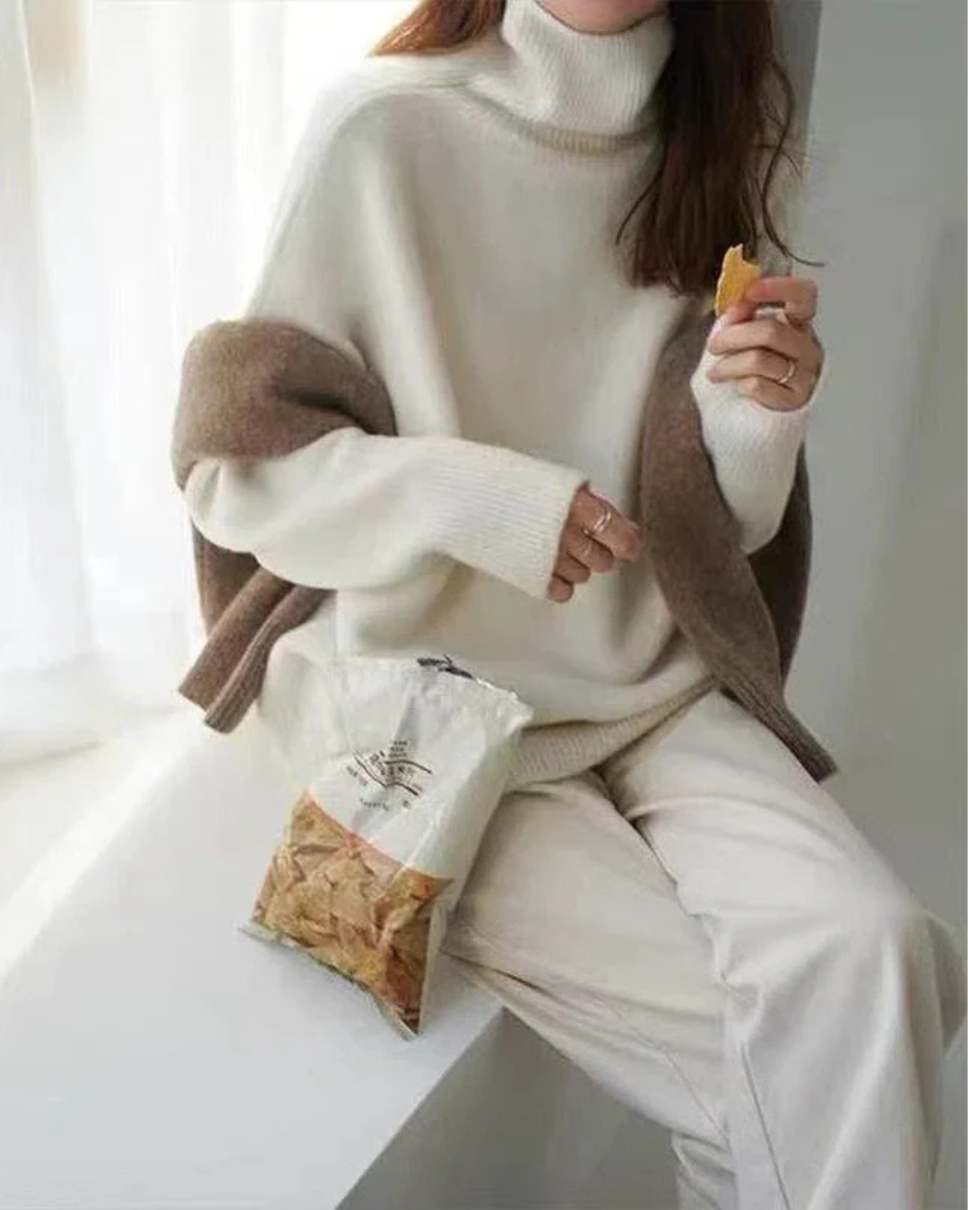 Chic und Stil | Luxurious Cashmere Turtleneck Sweater for Women Amelia