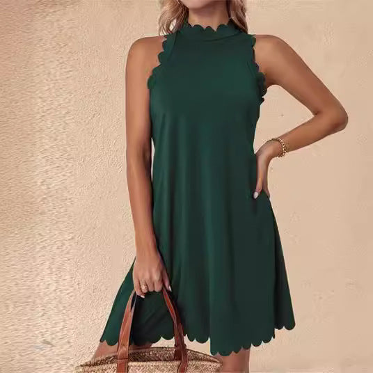 Robe sans manches pour femmes avec décolleté en scallop et coupe fluide Chic und Stil