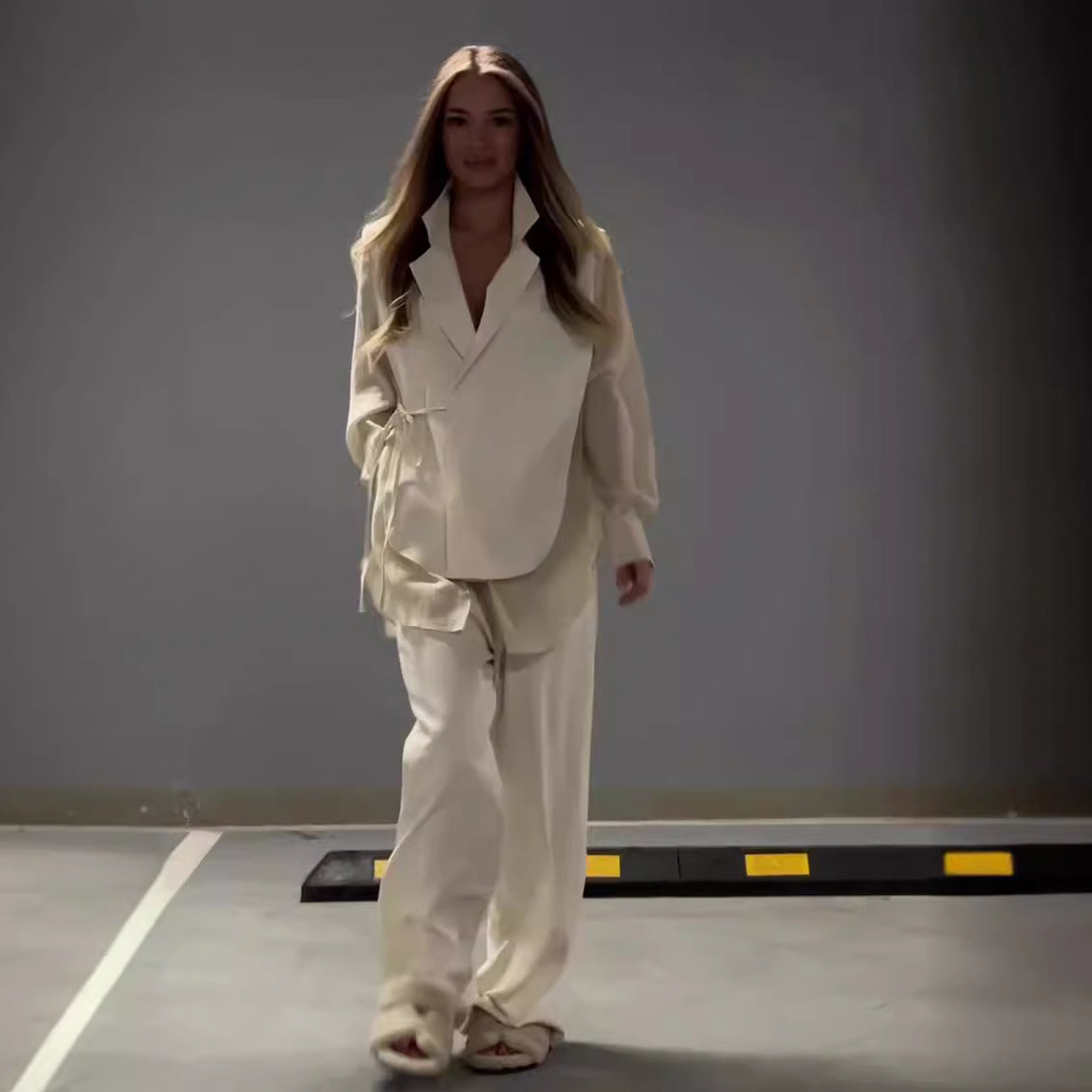 Dames Élégant ensemble de blazer enroulé avec pantalons larges Chic und Stil