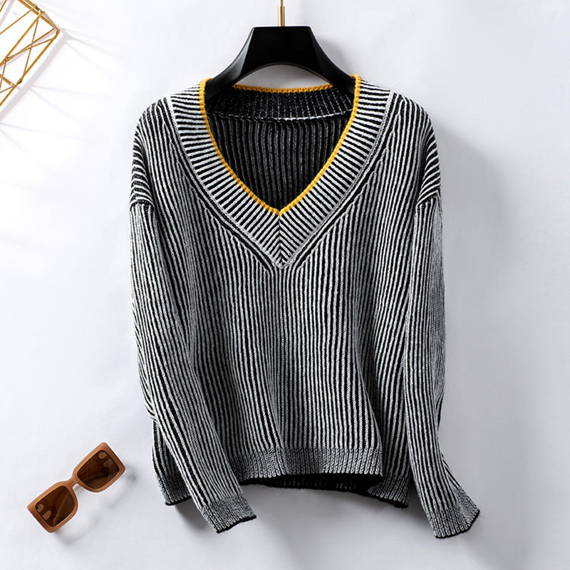 Knitted pullover for women with V-neck and striped design Chic und Stil