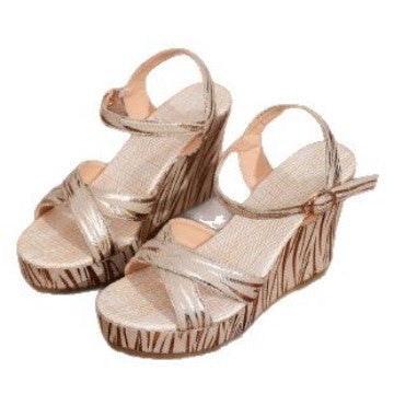 Sandales compensées pour femmes avec un motif rayé à la mode et une sangle réglable Chic und Stil