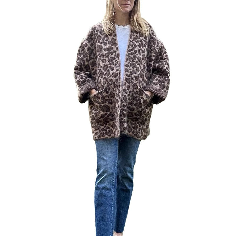 Ladies cozy leopard jacket in high-quality material Chic and Style
