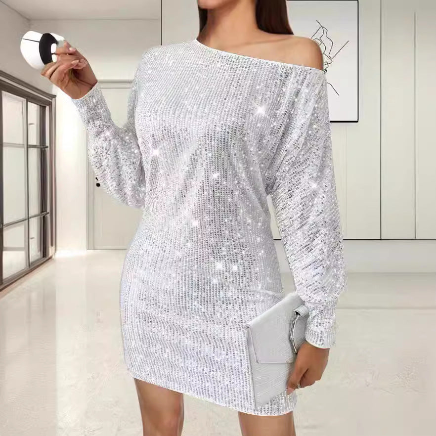 Robe mini glamour pour femmes avec design de manches asymétriques et effets scintillants Chic und Stil