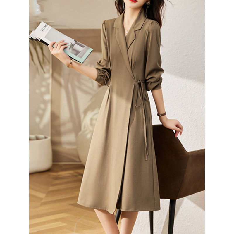 Robe midi ajustée pour femmes avec détail de poche Chic und Stil