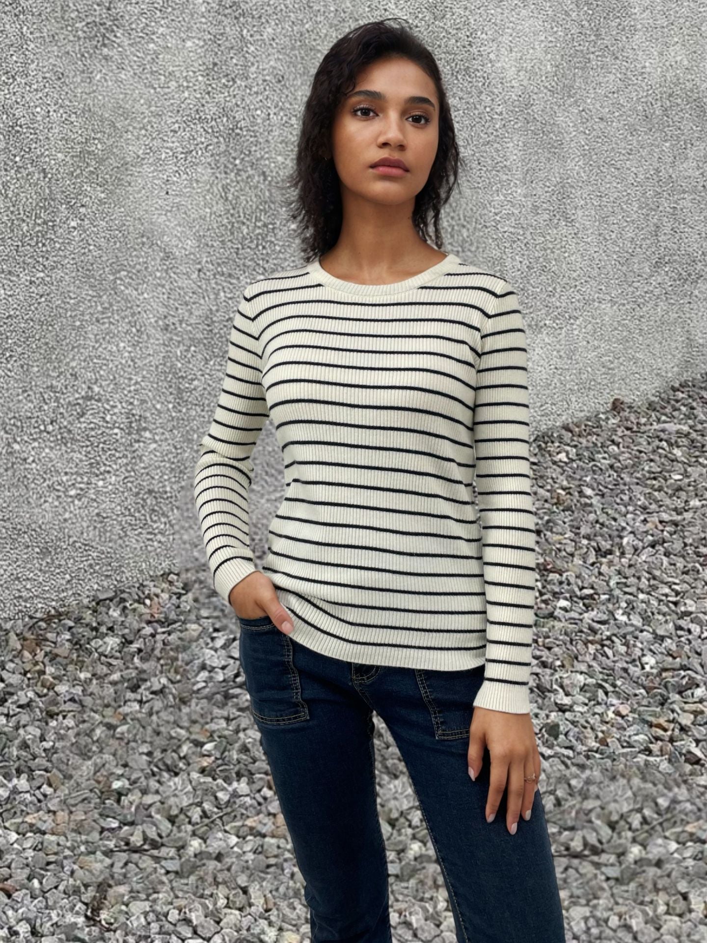 Ribbed knit pull for women with striped pattern and long sleeves Chic and Style