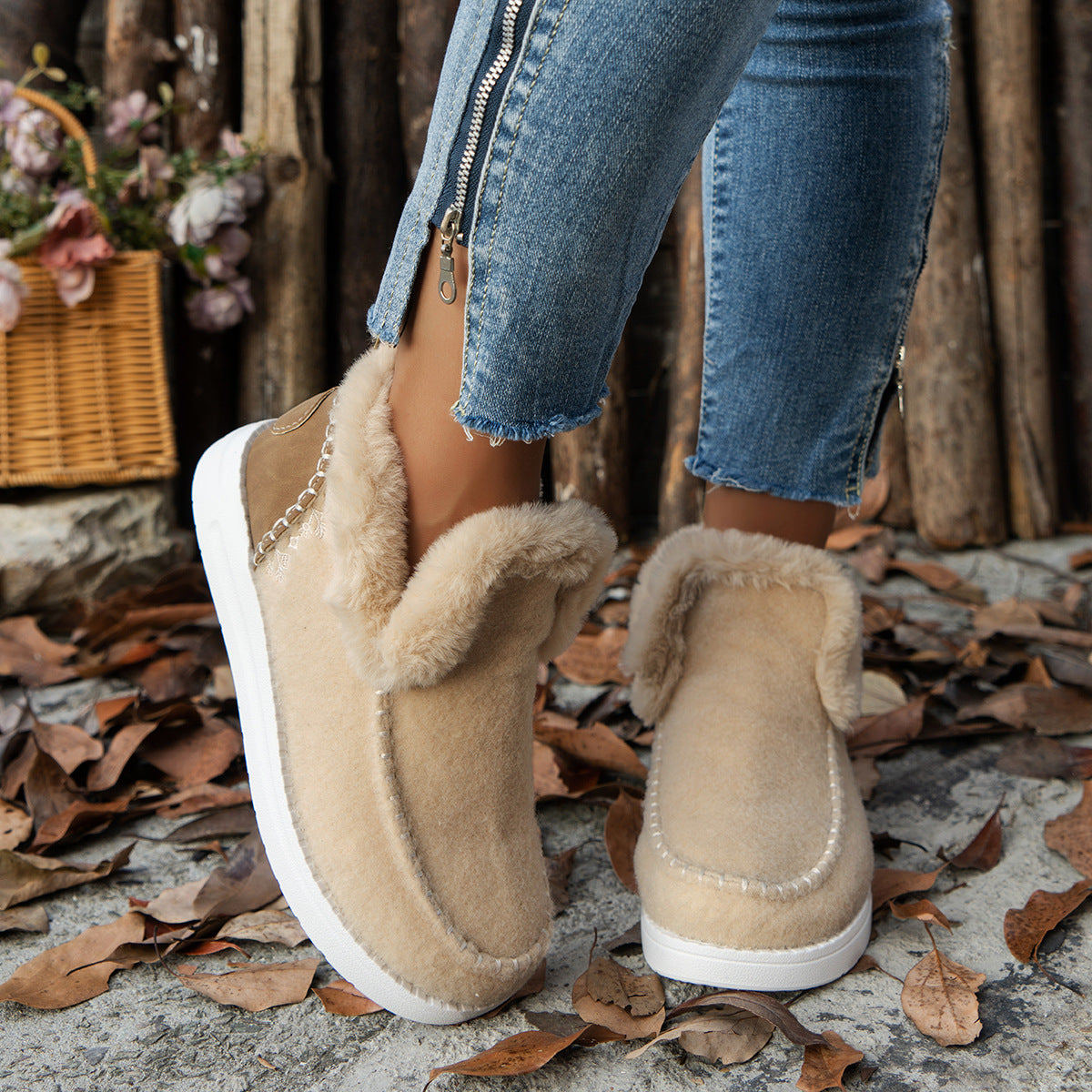 Bottes d'hiver confortables pour dames avec doublure en peluche et semelle robuste Chic und Stil