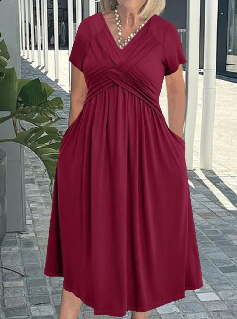 Combinaison pour femmes avec un design enveloppant ajusté et un élégant décolleté en V Chic und Stil