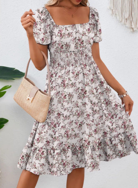 Robe femme à encolure carrée smockée en A avec ourlet à volants Chic und Stil