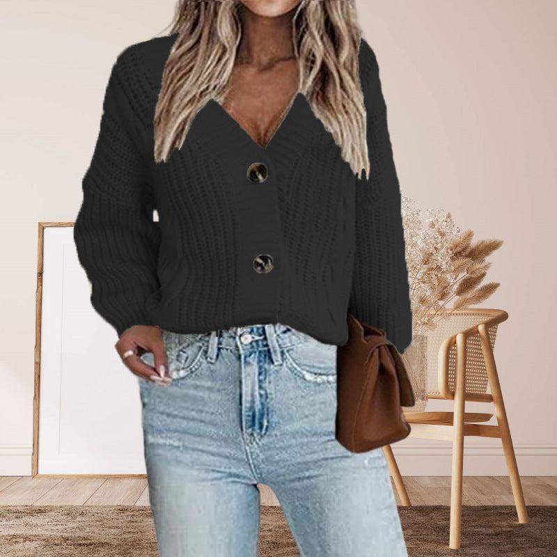 Veste en tricot pour femmes avec des boutons décoratifs et un décolleté en V profond Chic und Stil