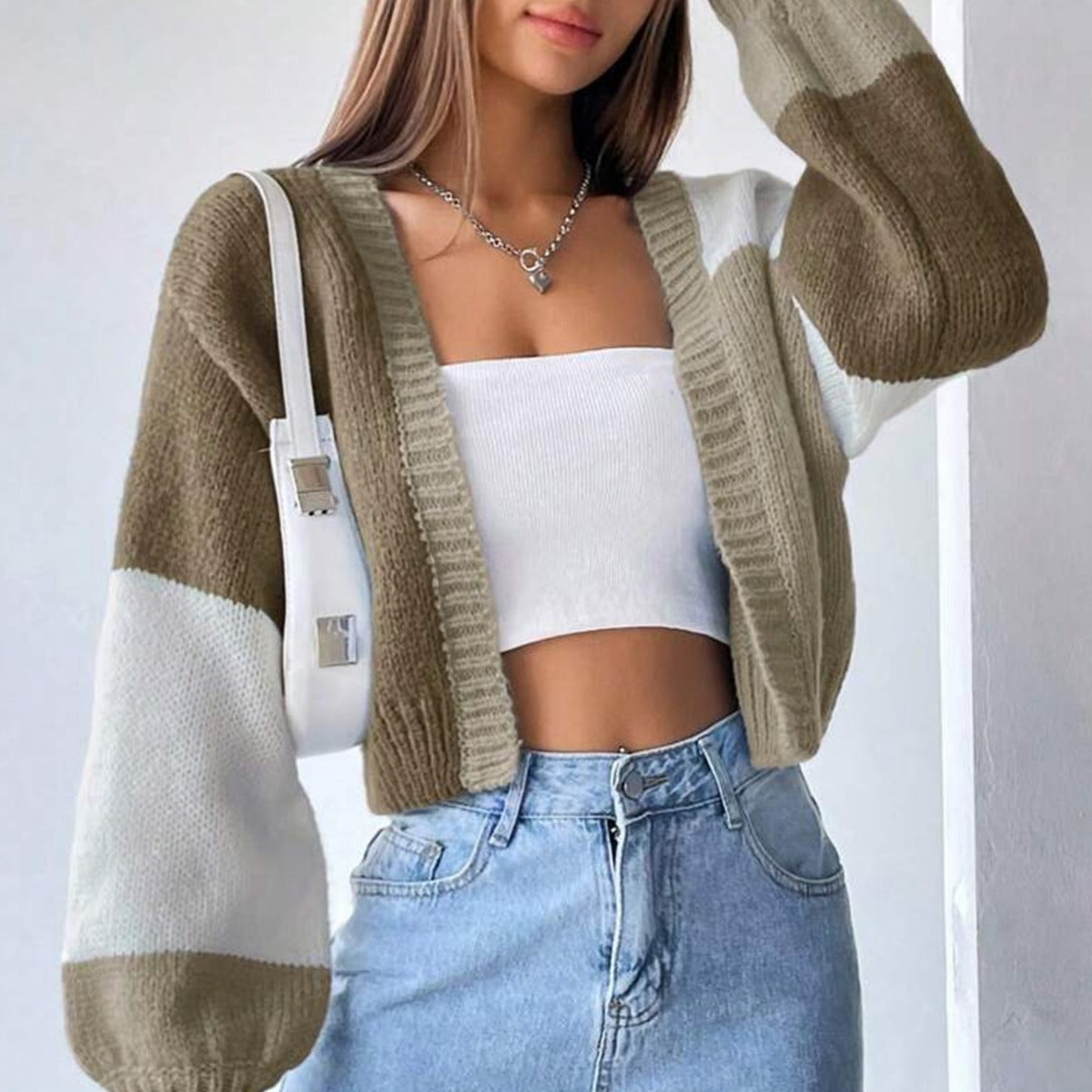 Cardigan décontracté pour femmes dans un design moderne à blocs de couleurs Chic und Stil