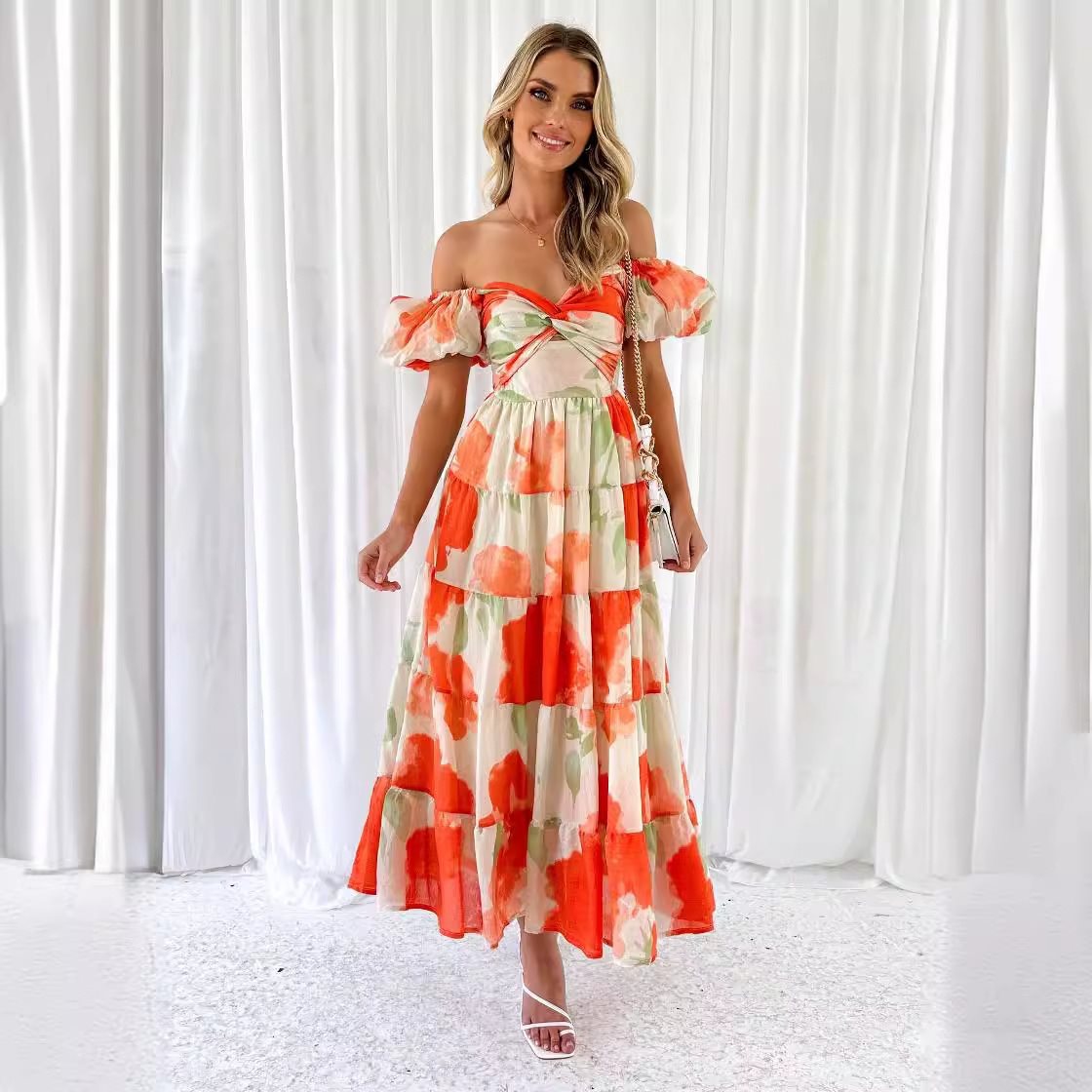 Robe maxi femme avec des manches ballon volumineuses et imprimé floral Chic und Stil