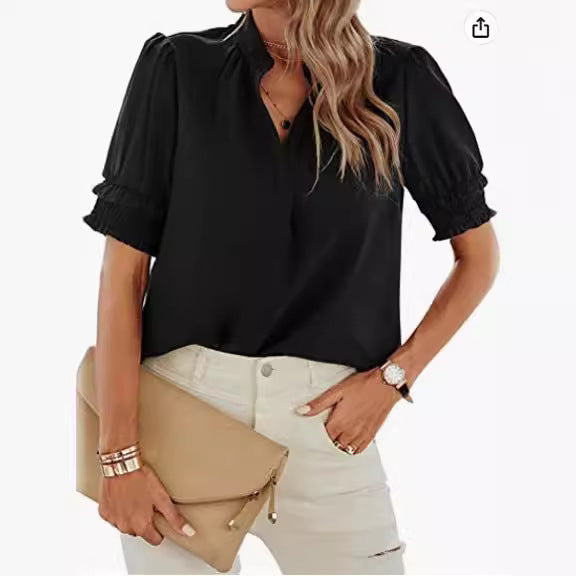 Blouse à manches courtes pour femmes avec des manches froncées et un col montant Chic und Stil