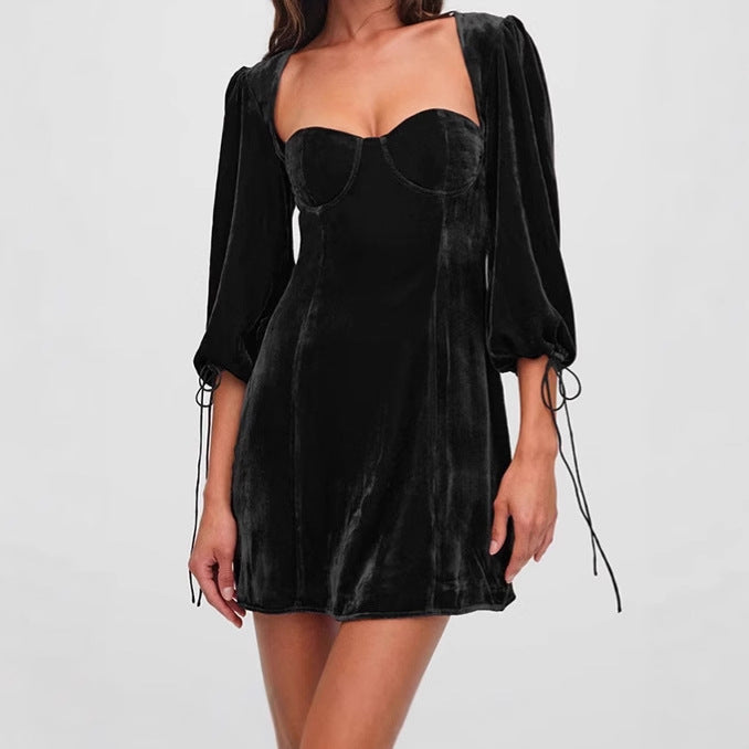 Robe en velours courte pour femmes avec manches bouffantes et décolleté carré Chic und Stil