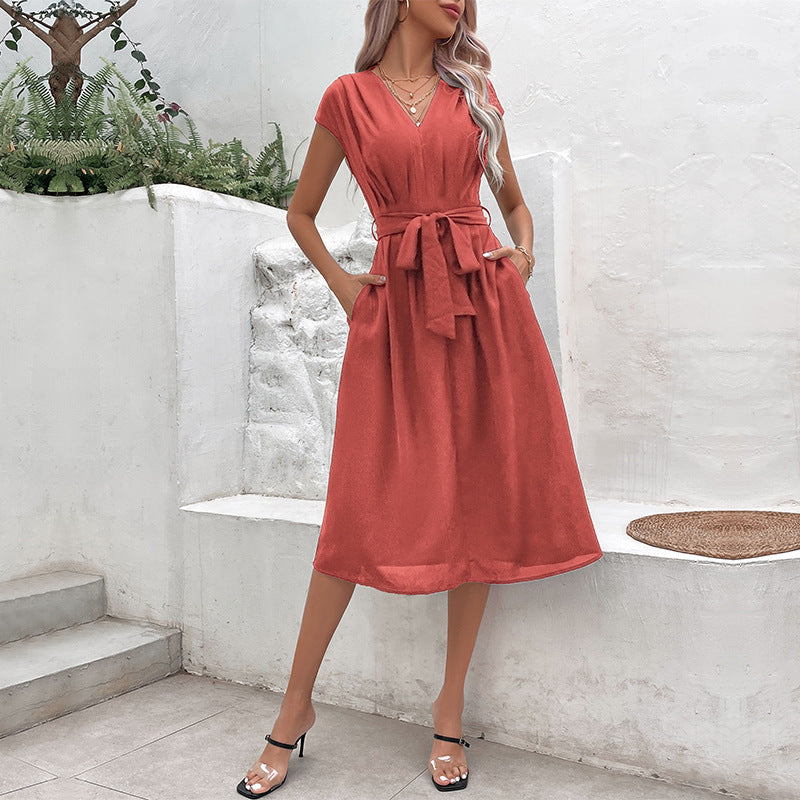 Robe midi élégante cintrée à la taille pour femmes Chic und Stil