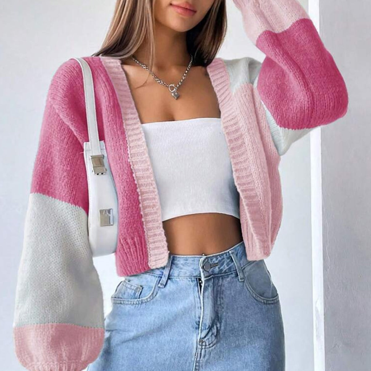 Cardigan décontracté pour femmes dans un design moderne à blocs de couleurs Chic und Stil