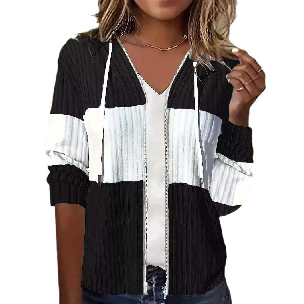 Veste de loisirs pour femmes avec motif à côtes texturé et capuche Chic und Stil