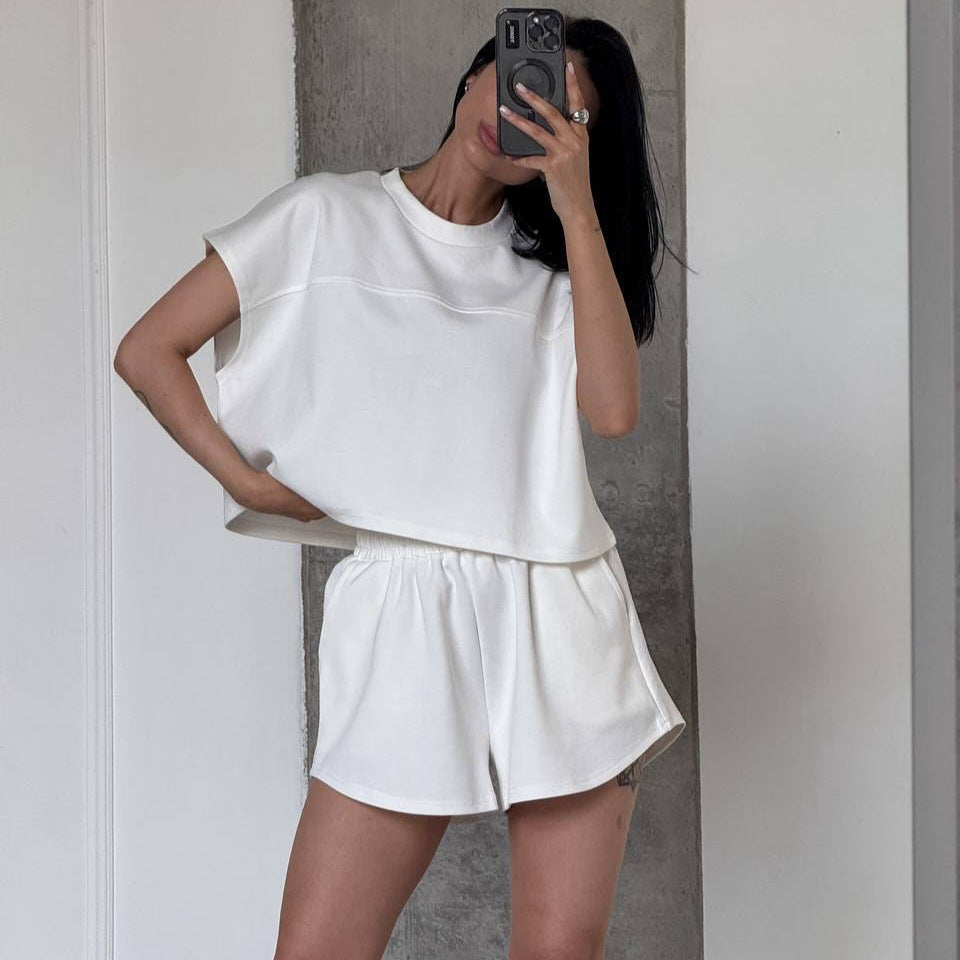 Ensemble de Crop Top et Shorts décontracté pour femme avec épaules tombantes et taille élastique Chic und Stil